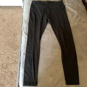 Regular black leggings. No designs